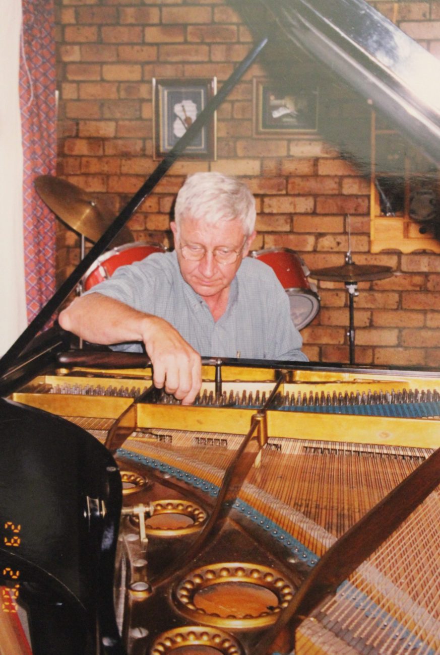 Hy weet álles van klaviere